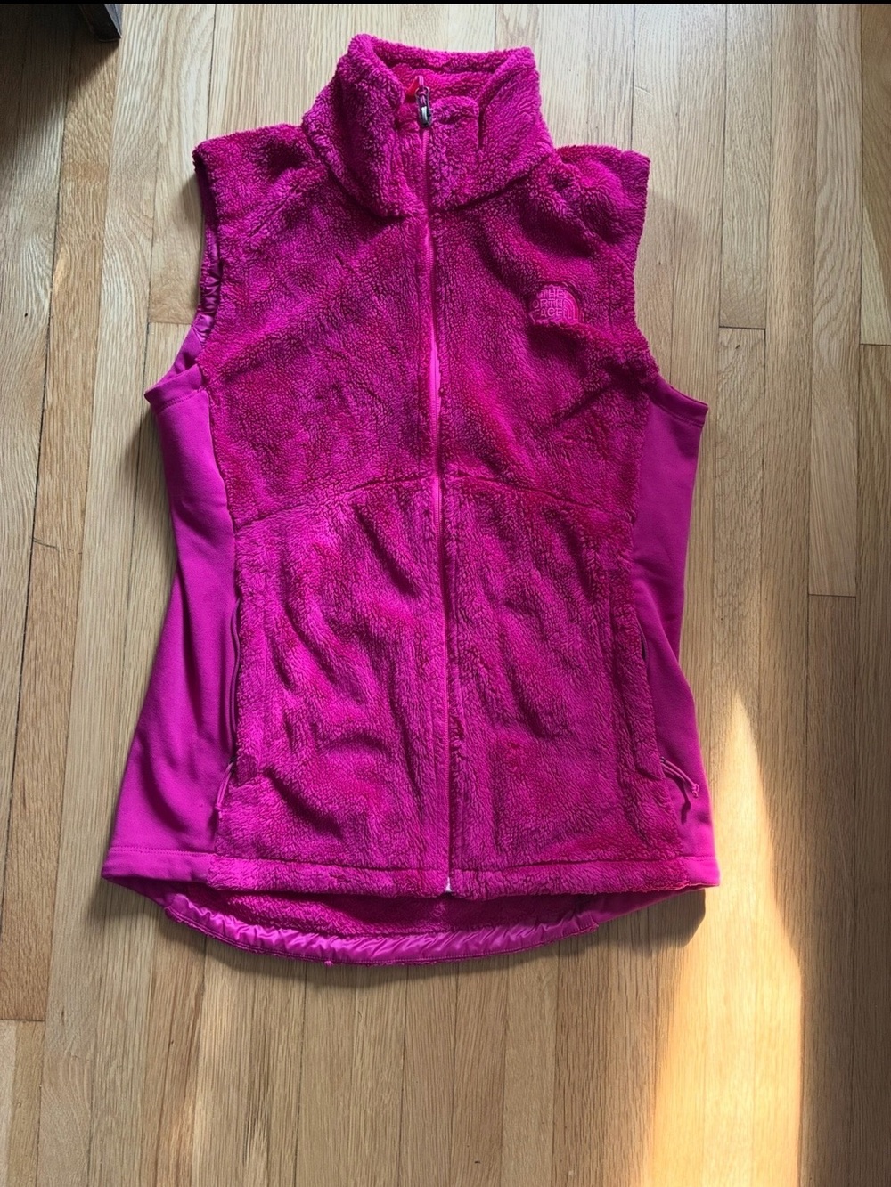 The North Face Women's Magenta Fleece Vest Sleeveless Zip-Up